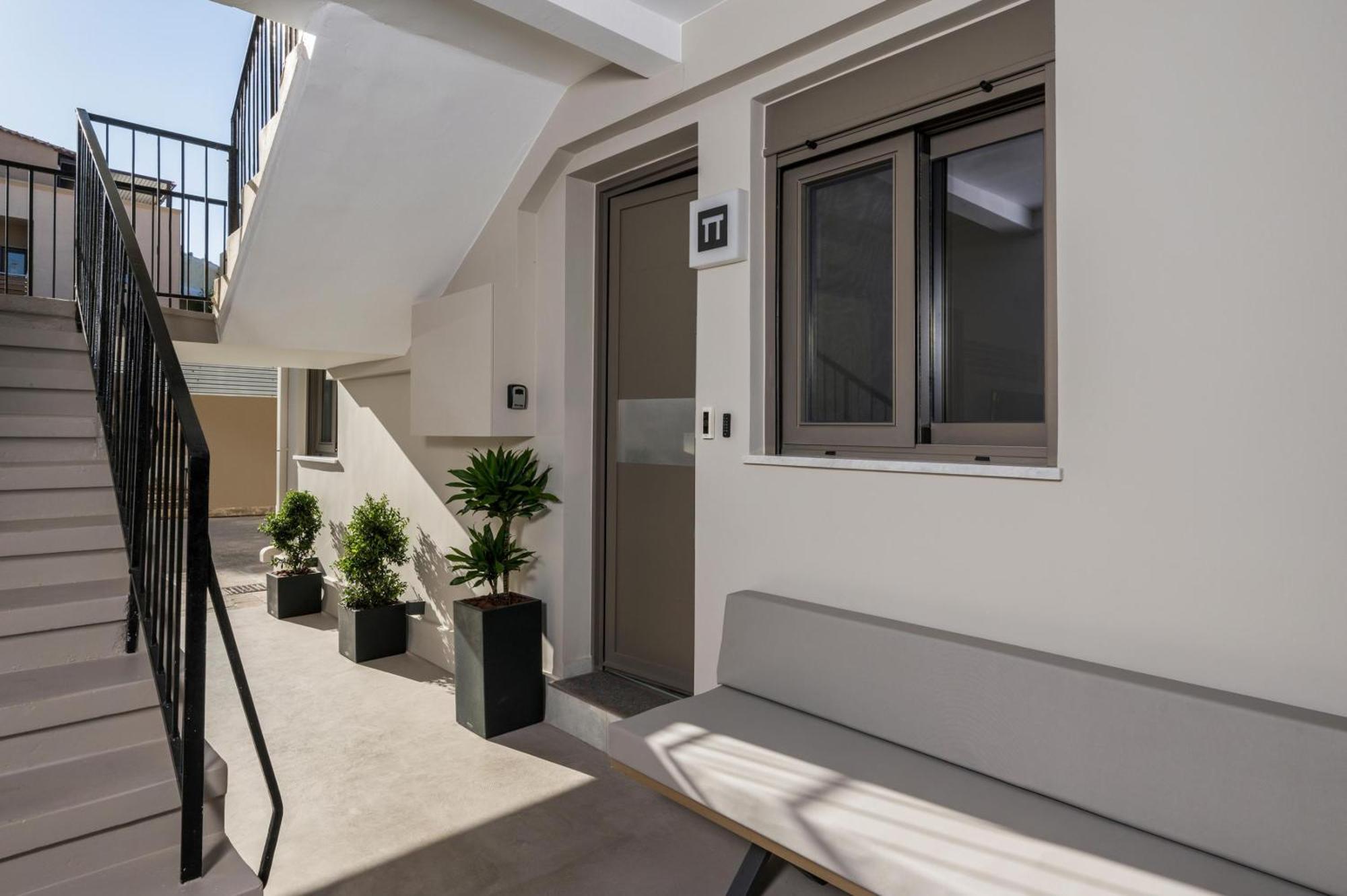 Π Suite Project: Smart Bnb Khania Eksteriør bilde